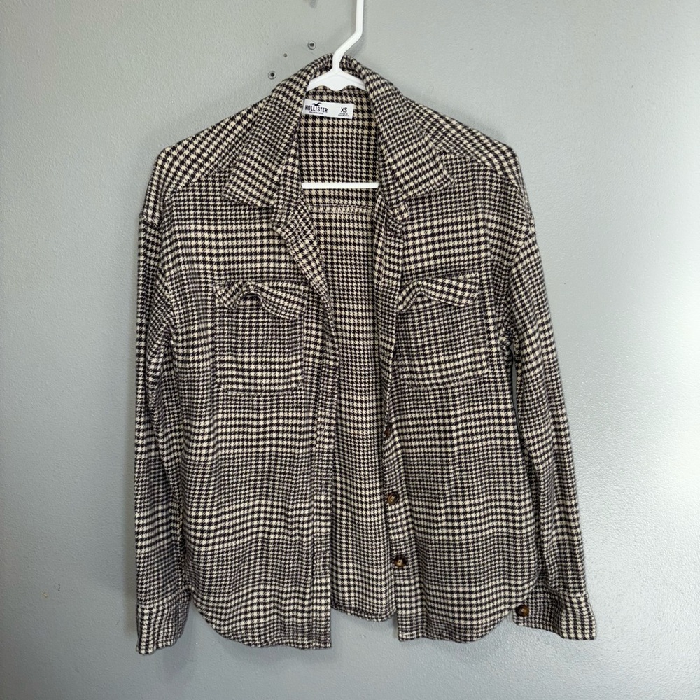 Hollister Black and Cream Houndstooth Coat